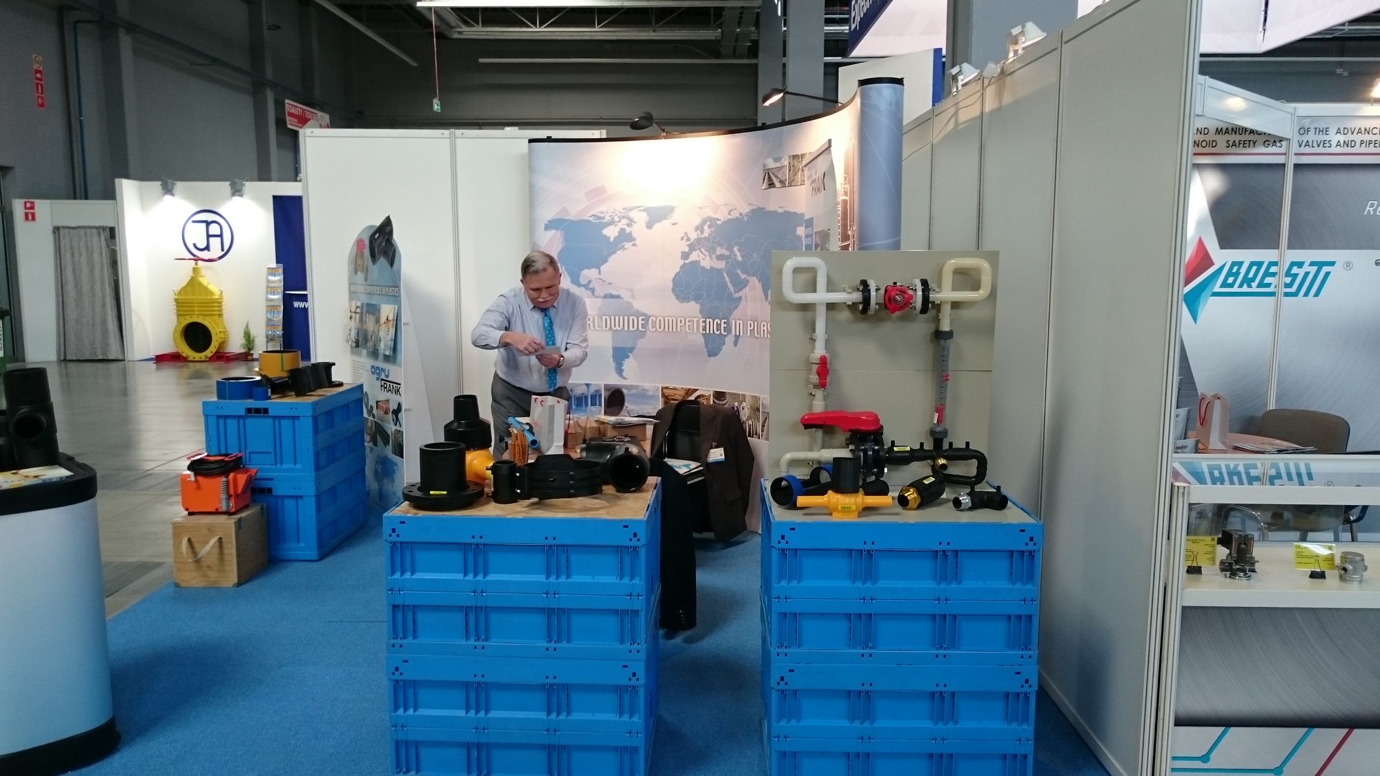 VII MIĘDZYNARODOWE TARGI PRZEMYSŁU CHEMICZNEGO EXPOCHEM 2014